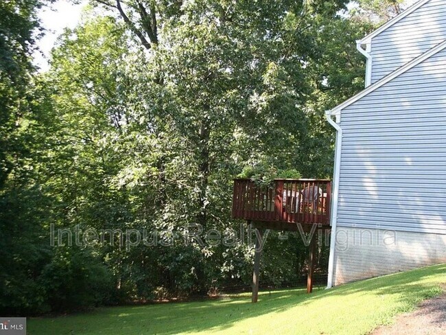 Building Photo - 7140 Chesterfield Dr