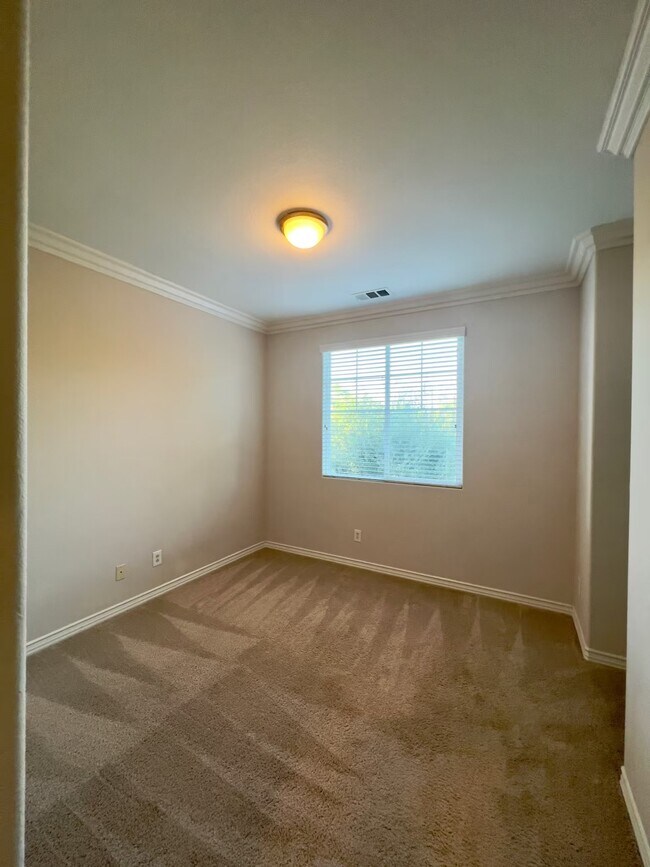 Building Photo - 16633 Sonora St