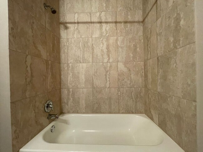 Building Photo - Townhome for rent