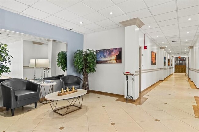 Building Photo - 800 SE 20th Ave