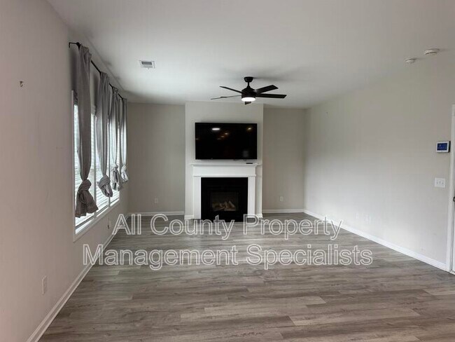 Building Photo - 636 Spanish Olive Wy