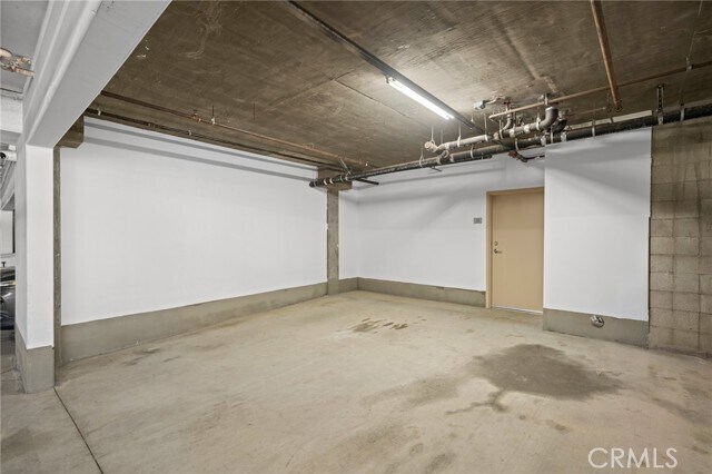 Building Photo - 5521 Kester Ave