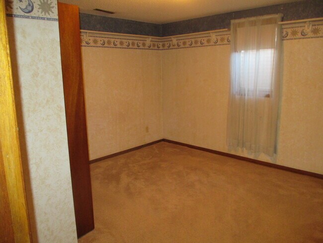 Building Photo - 2461 Northridge Dr