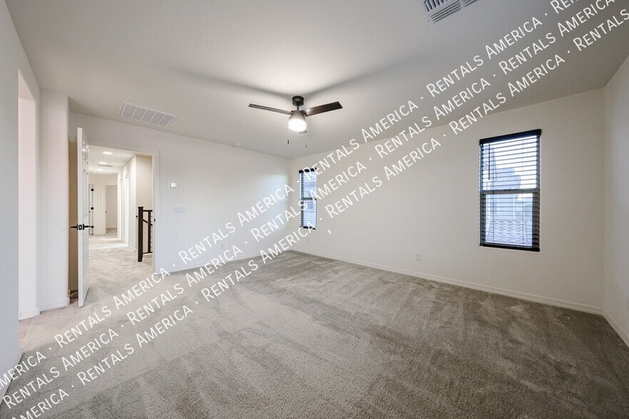 Building Photo - 4215 S 58th Ln