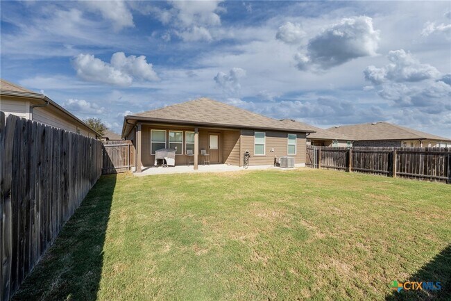 Building Photo - 860 Margay Lp