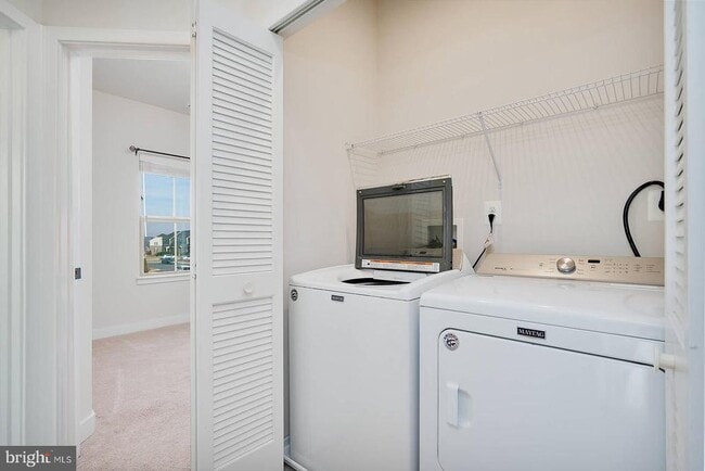 Building Photo - 5831 Pecking Stone St