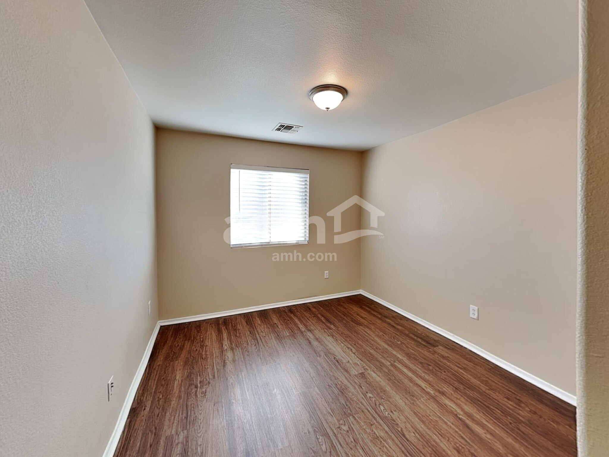 Building Photo - 4816 S 23rd Dr
