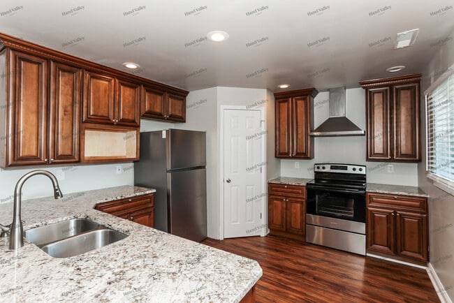 Building Photo - 413 Huntley Ct