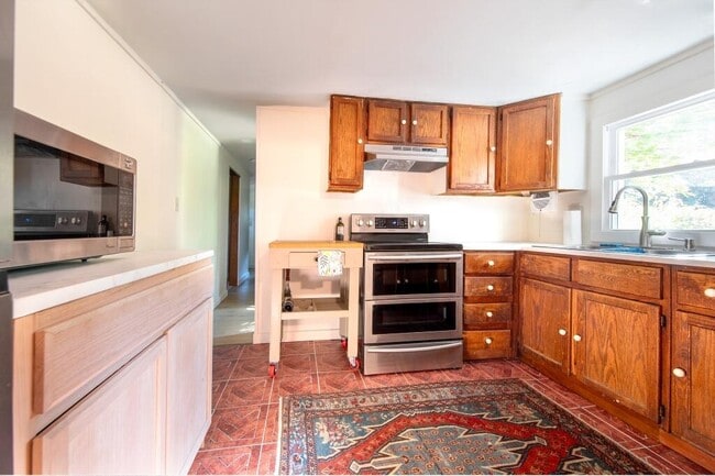 Building Photo - 1021 Farrell