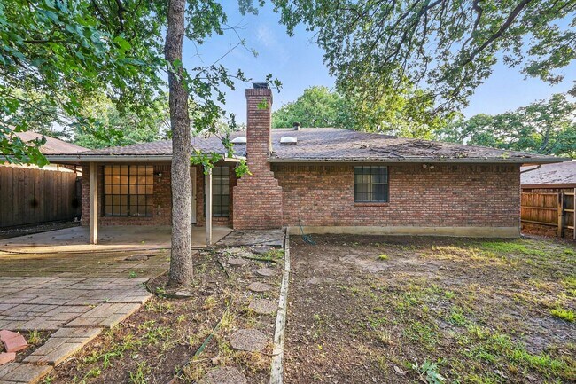 Building Photo - Charming Updated Home Near DFW Airport | 3...