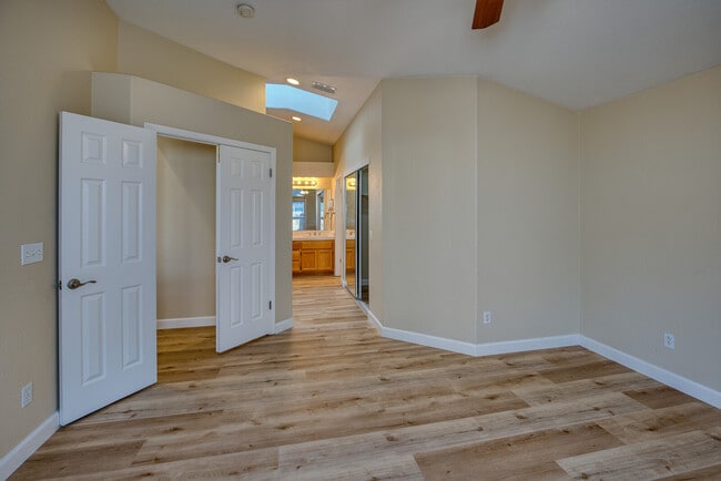 Building Photo - 15279 Medella Cir