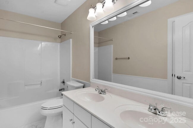 Building Photo - 1202 Coachman Dr
