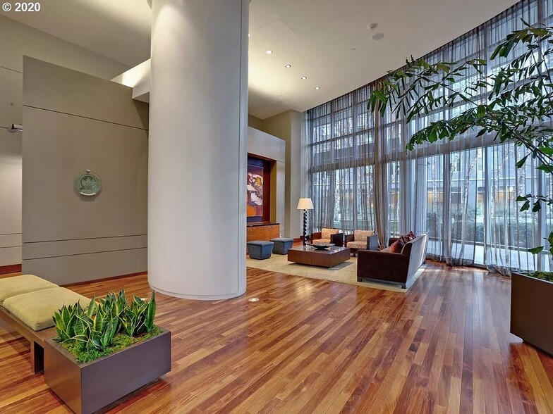 Lobby - 3601 S River Pkwy