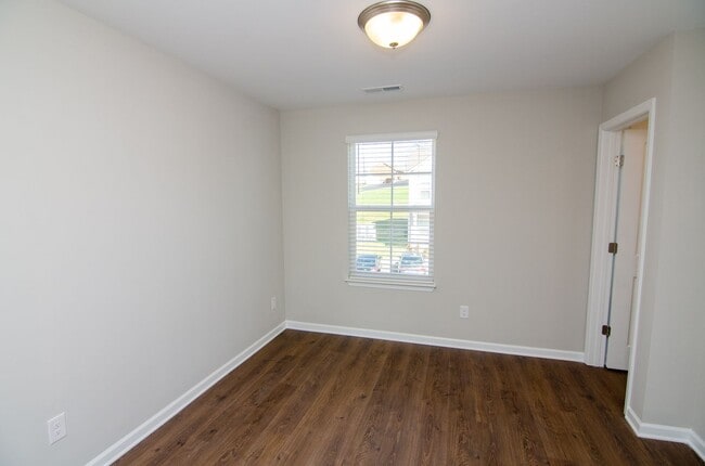 Building Photo - North Columbia Rental