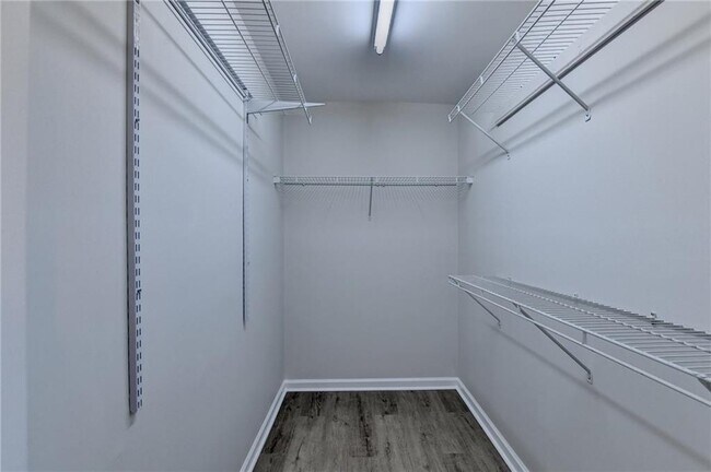 Building Photo - 2026 Merrimont Way