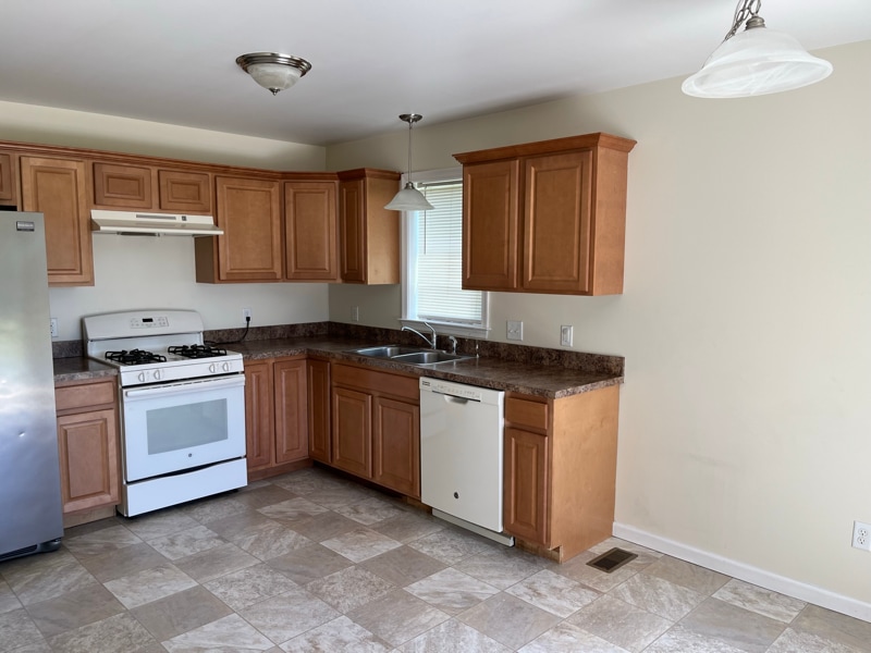 Building Photo - 516 Dakemich Ct