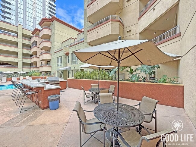 Building Photo - Stylish 1BD/1BA Condo in Cortez Hill with Balcony, In-Unit W/D & Pool Views