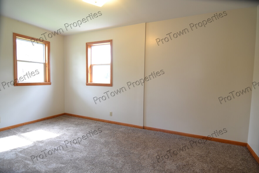 Building Photo - 106 Bowen Pl