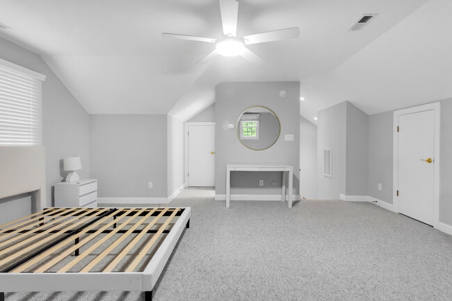 Building Photo - 106 Brugg Ct