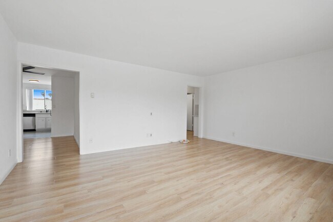 Interior Photo - 519 Idaho Ave