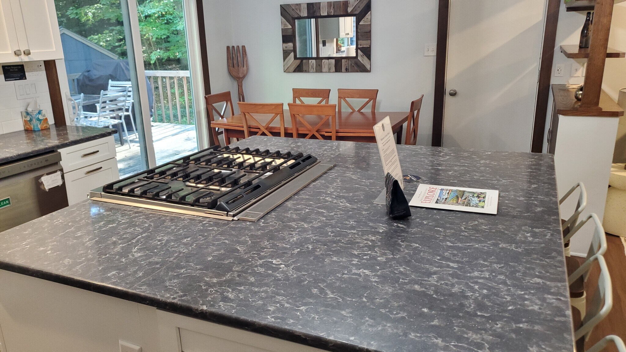 Building Photo - 7967 Sunset Dr