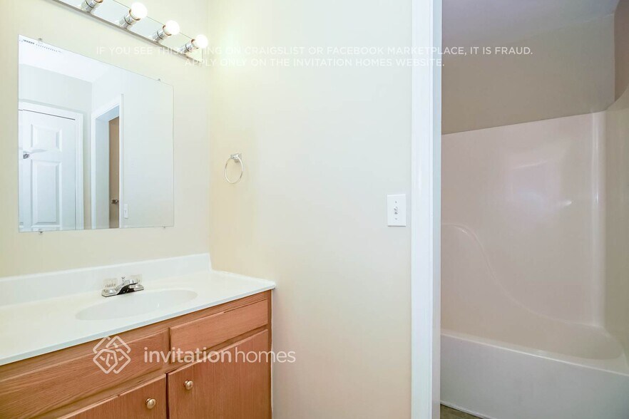 Building Photo - 2038 Samantha Dr