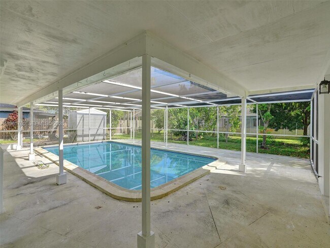 Building Photo - 4330 NW 8th St