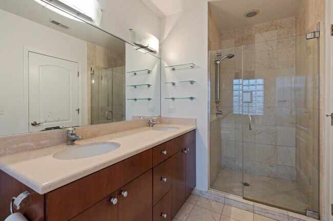 Building Photo - 4800 S St Lawrence Ave