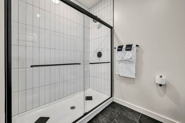 Building Photo - 2189 Cornell Rd