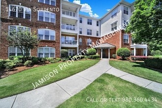 Building Photo - 14670 Via Sorrento Dr