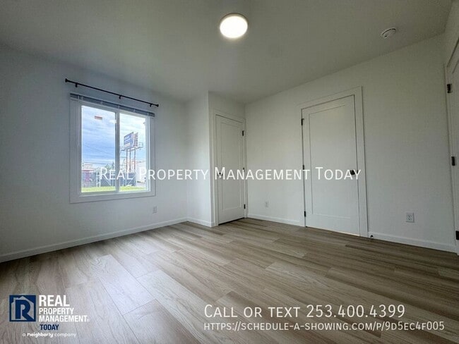 Building Photo - 8420 S Tacoma Way