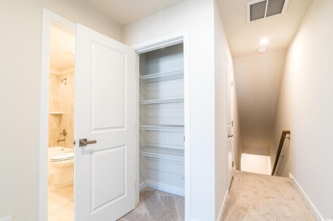 Building Photo - 2382 Elowen Ln