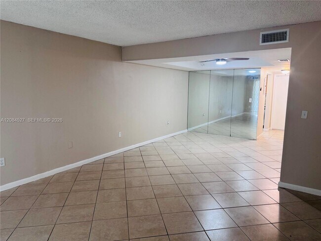 Building Photo - 6090 SW 41st St