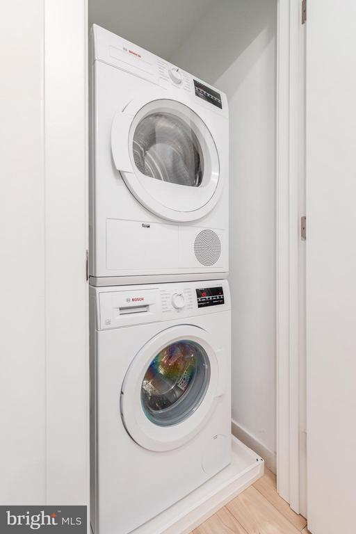 Building Photo - 1131-39 N Front St