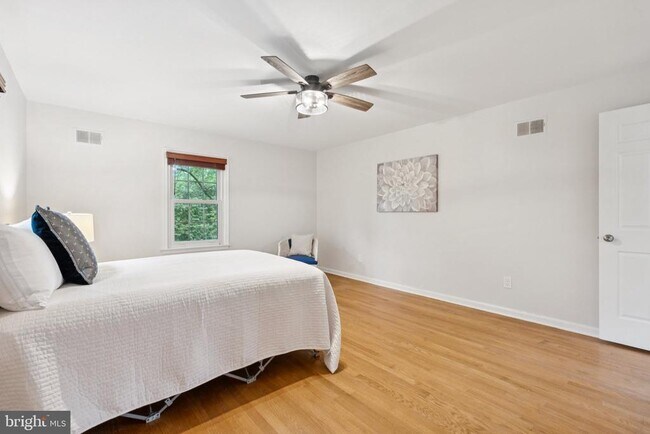 Building Photo - 13204 Lantern Hollow Dr