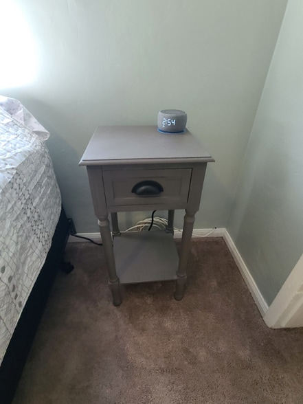 Building Photo - 804 S V Ave