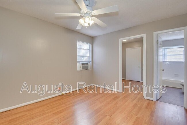 Building Photo - 329 Verdery Dr