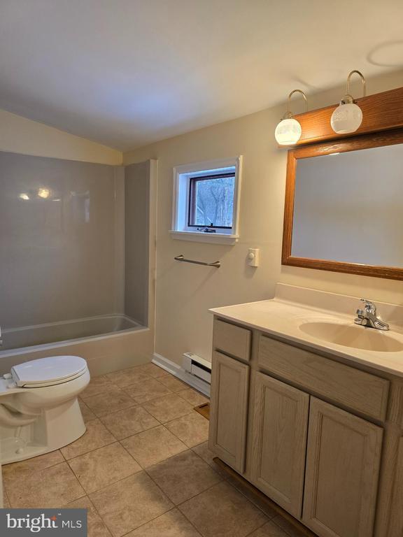 Building Photo - 7826 Bodkin View Dr