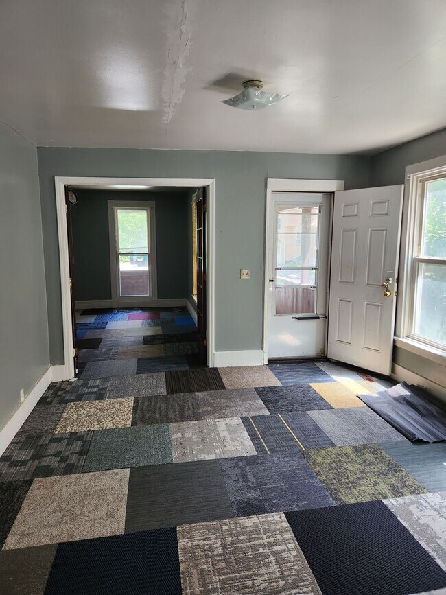 Building Photo - 255 6th St