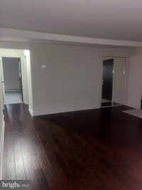 Building Photo - 403 S Main St