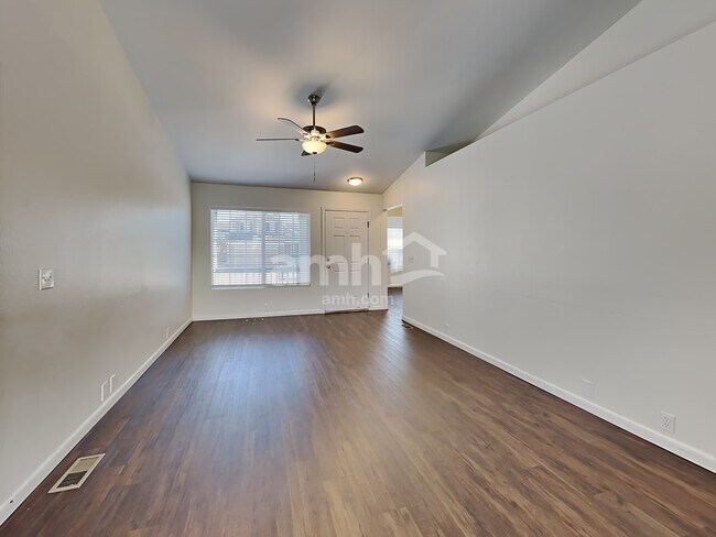 Building Photo - 6627 Sonny Blue Dr