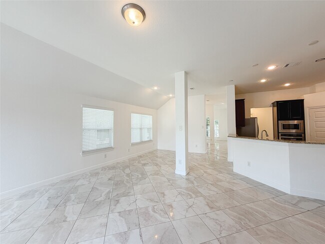 Building Photo - 18126 Golden Falls Ln