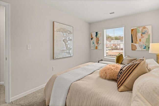 Building Photo - 4285 Notting Hill Dr SW