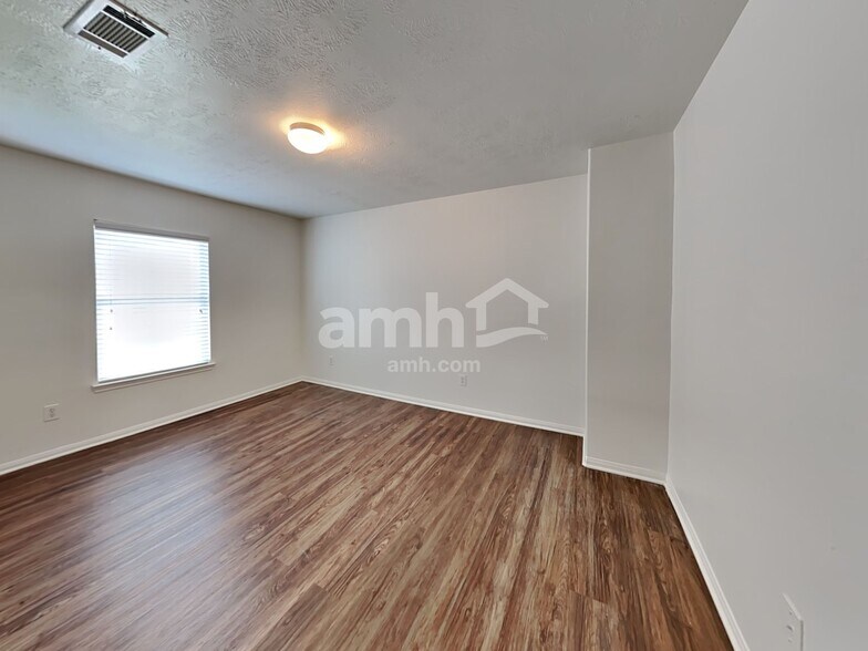 Building Photo - 21326 Carleen Creek Trl