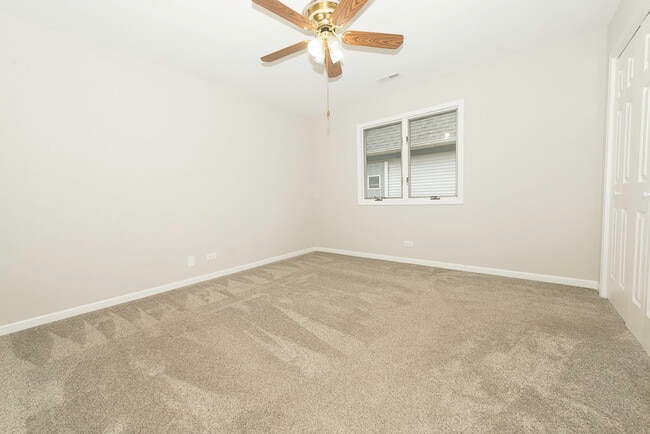 Building Photo - 504 N La Grange Rd