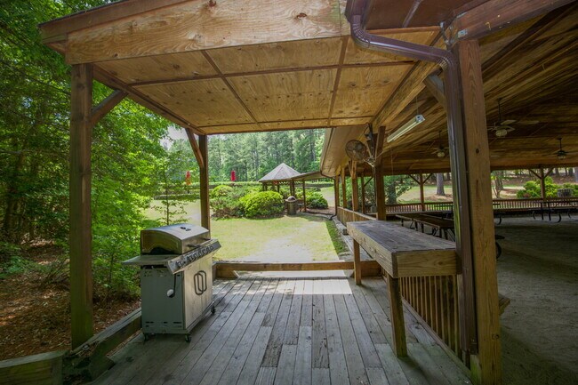 Building Photo - "Spacious 4-Bedroom Gem with 2.5 Baths at ...