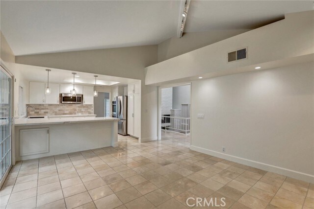 Building Photo - 16 Sycamore Creek