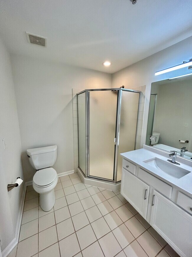 Building Photo - 2375 Chelsea Rd