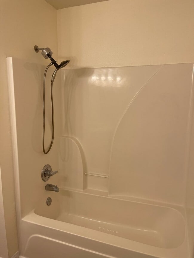 Building Photo - 16830 Huntington Ln