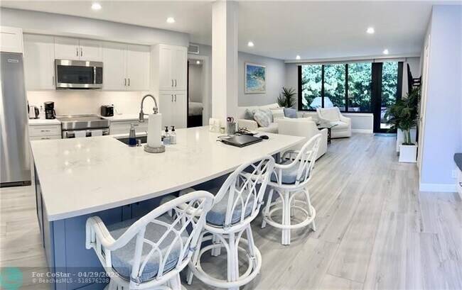 Building Photo - 1556 S Ocean Ln